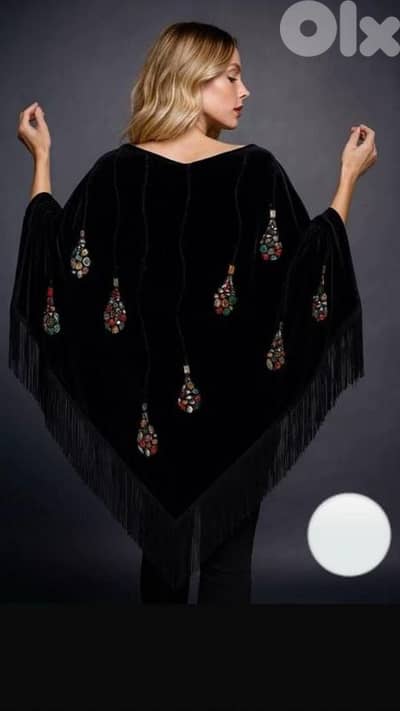 كابات مخملية مطرزة يدويا تغطي الكتفين بالكامل فاخرة وأنيقة، كاب