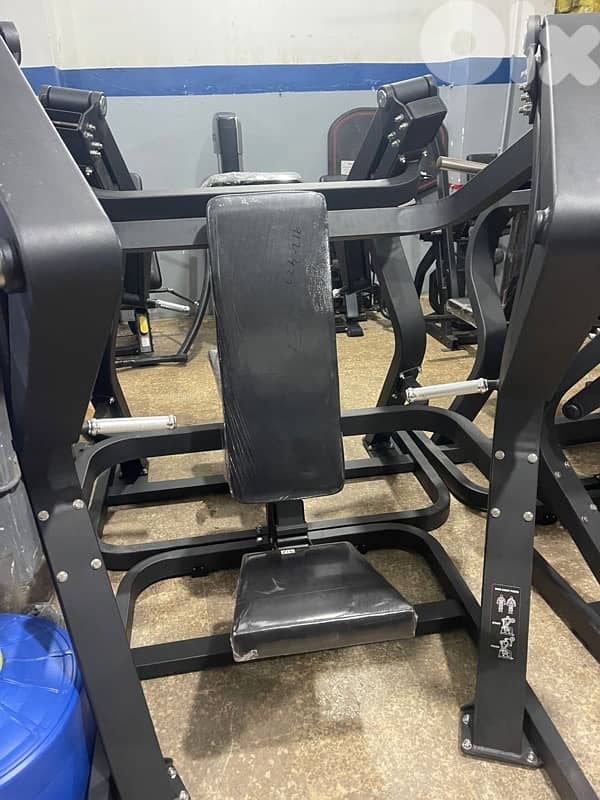 Flat chest press hummer new 1