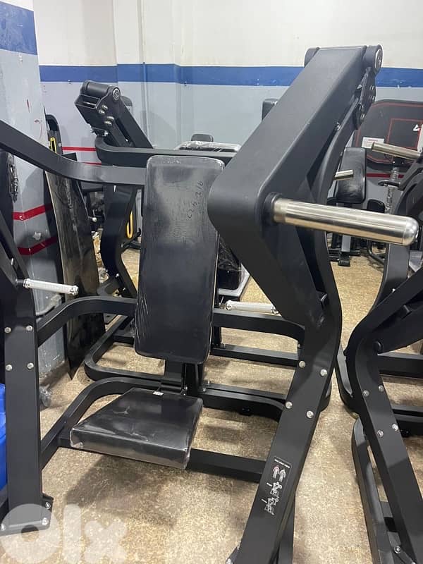 Flat chest press hummer new 3