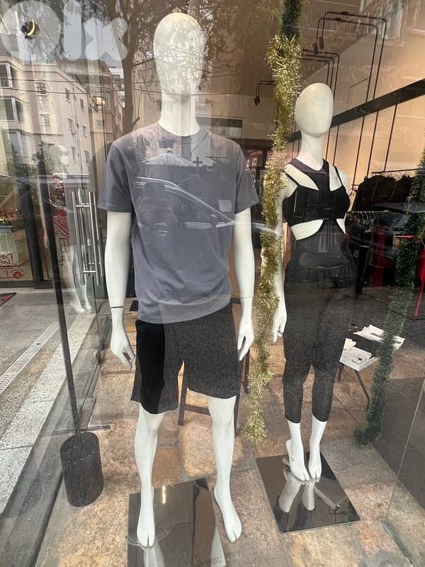 Store Fixtures and Mannequins 1