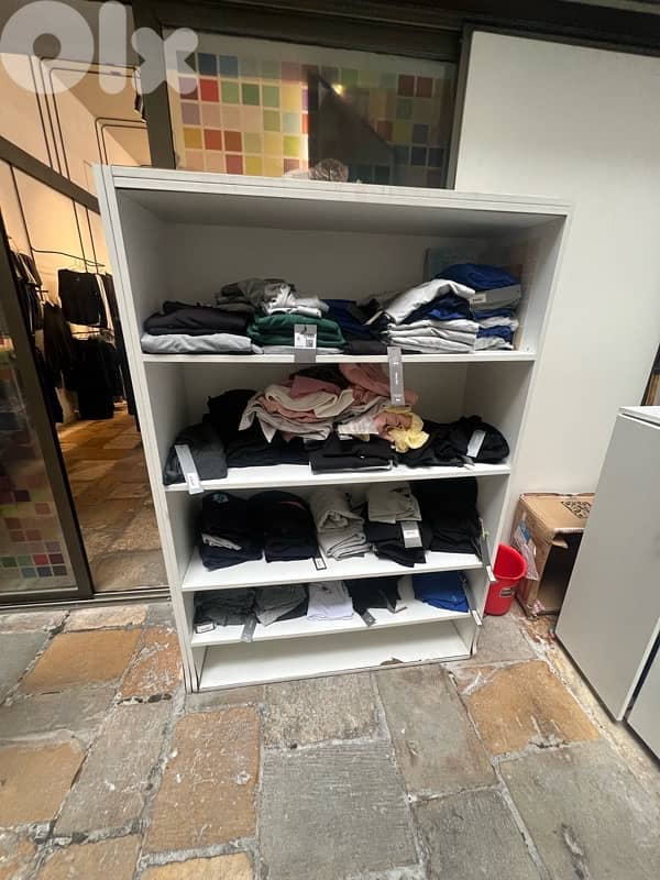 Store Fixtures and Mannequins 3