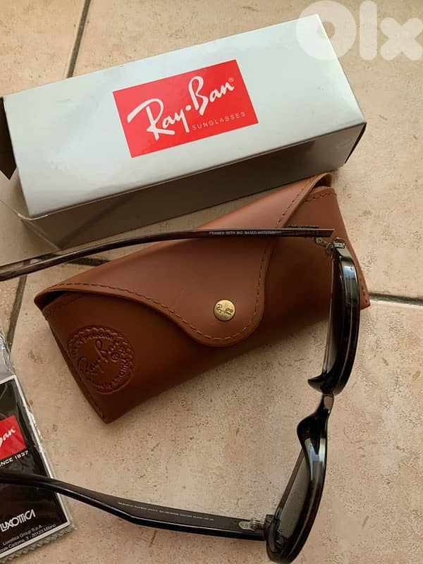 Rayban Wayfarer reverse 4