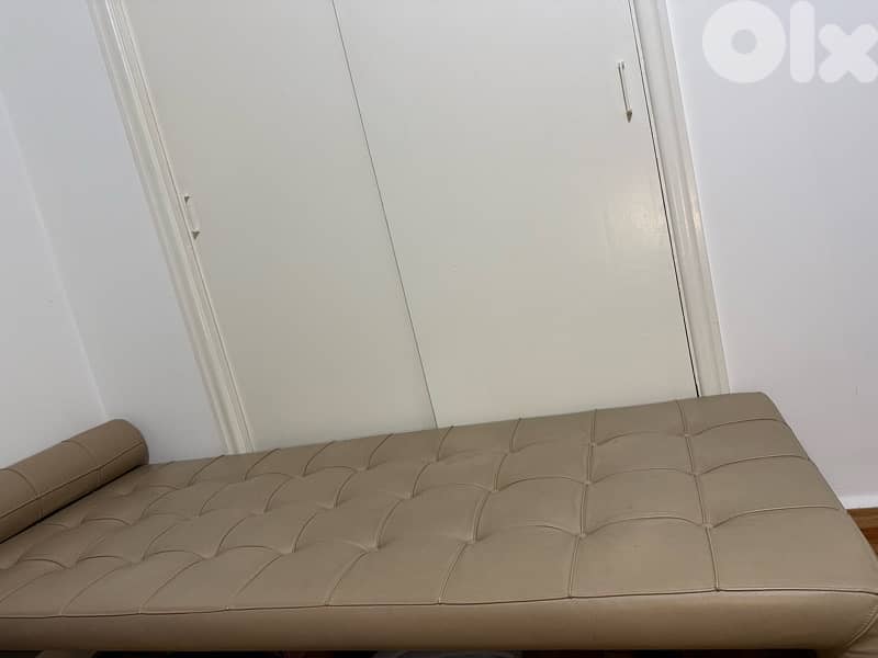 Elegant Italian Porada Sofa – Like New! 2