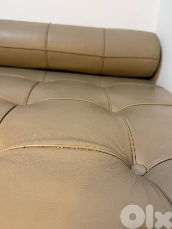 Elegant Italian Porada Sofa – Like New! 5