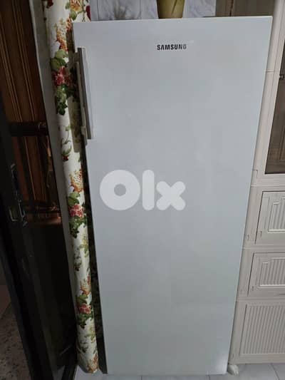 ثلاجة سامسونغ بحالة جيّدة