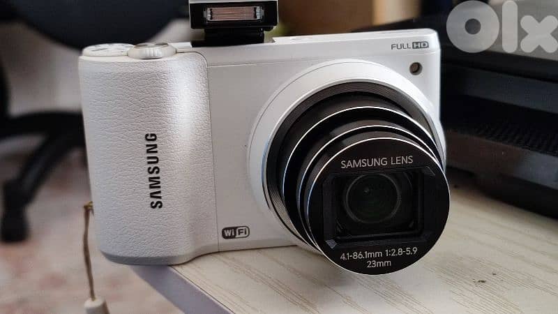 Samsung WB800F digital camera 1