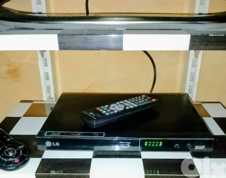 BLU-RAY LG. 3D+17 3D Glasses+2 DualGames 2 in 1 Screen+ 25 Original 3D 2