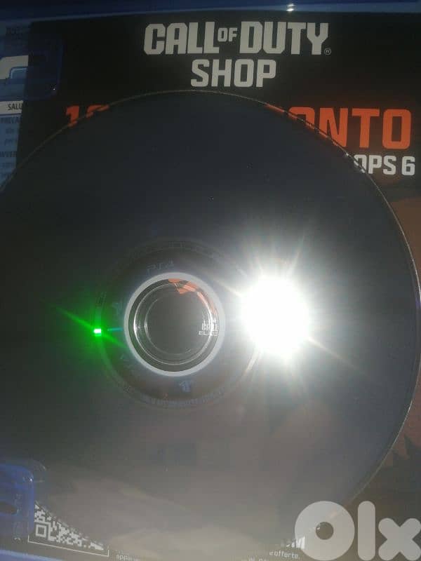 ps4 cd for sale call of duty , super clean as new 2