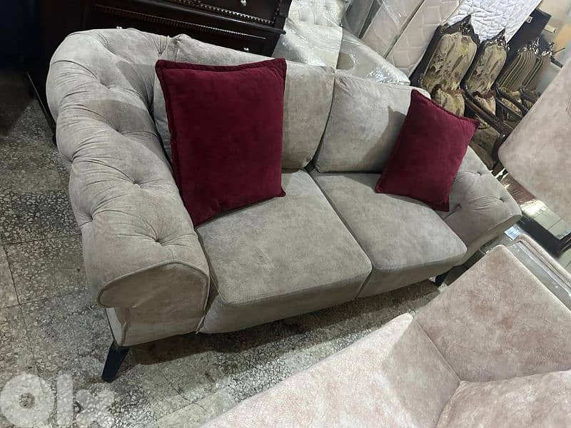 طقم كنبايات شغل بيوتي هوم ثلاث قطع كتير مرتب شبه جديد 2