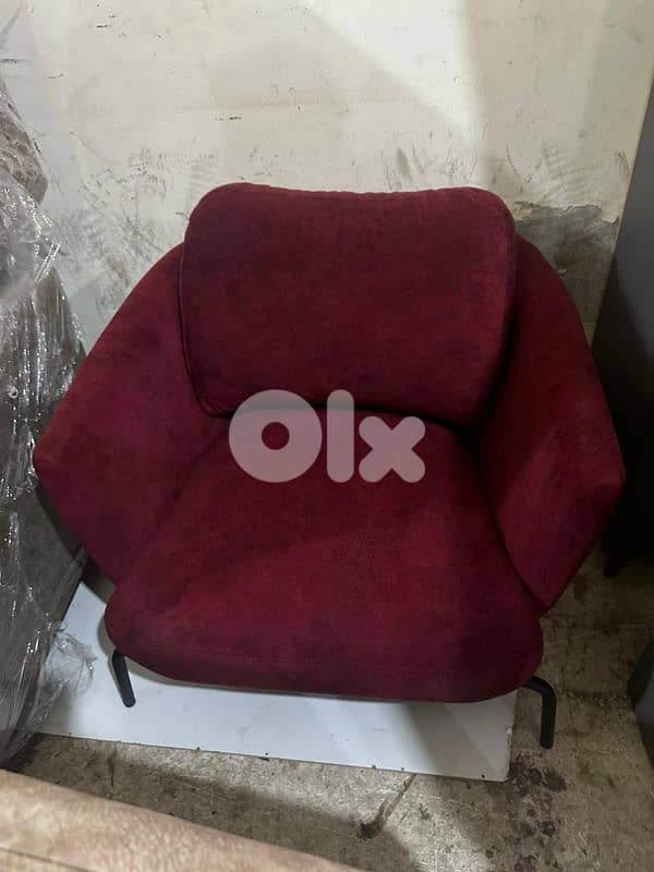 طقم كنبايات شغل بيوتي هوم خشب زان وقواعد حديد ثلاث قطع شبه جديد 6