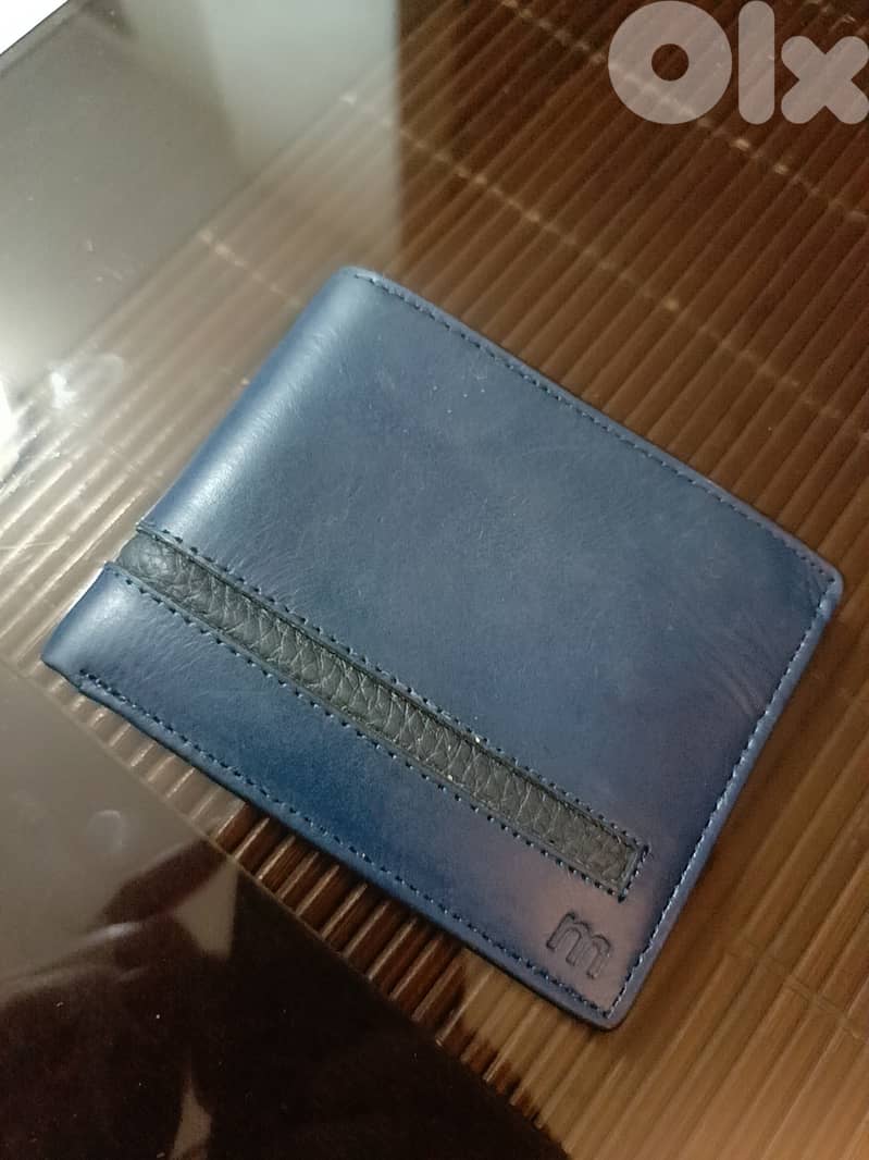 moustache wallet 1