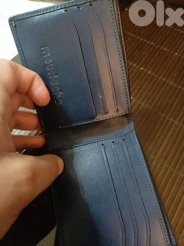 moustache wallet 2