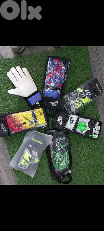 football shoes and gloves original كفوف حارس مرمى فوتبول 2