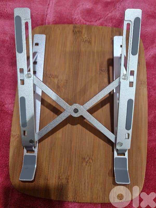 Wireless Keyboard with Touchpad + Holder – Arabic & English 1