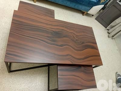طاولة جديدة استعمال شهر بس للبيع بداعي السفر