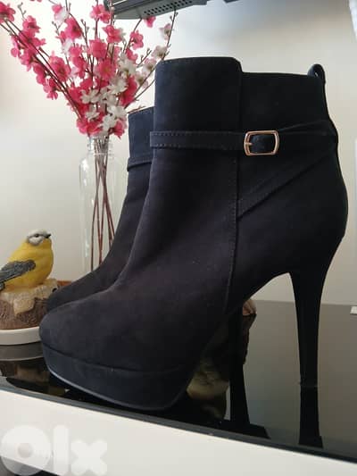 Women's shoes size 36