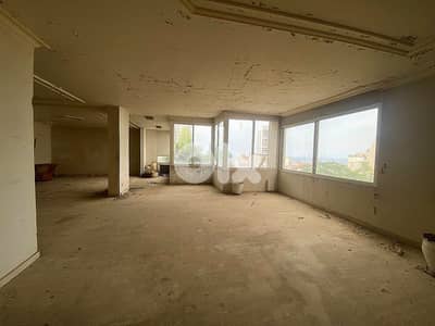 Apartment for sale in Sursock/ Spacious/ To be fully remodeled