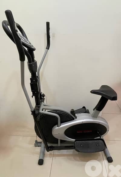 Elliptical Trainer with Seat