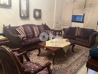 صالون للبيع