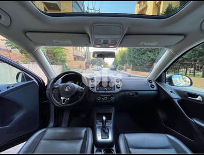 Volkswagen Tiguan Limited 2011