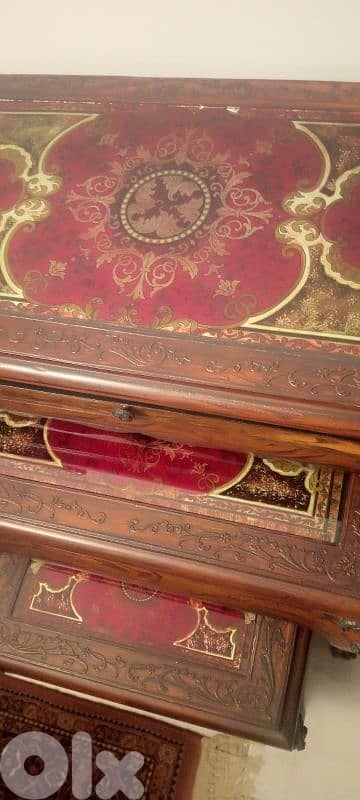 طاولات انتيك