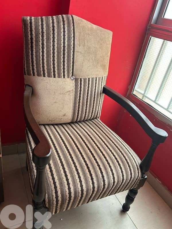 كرسي عدد ٢ 1