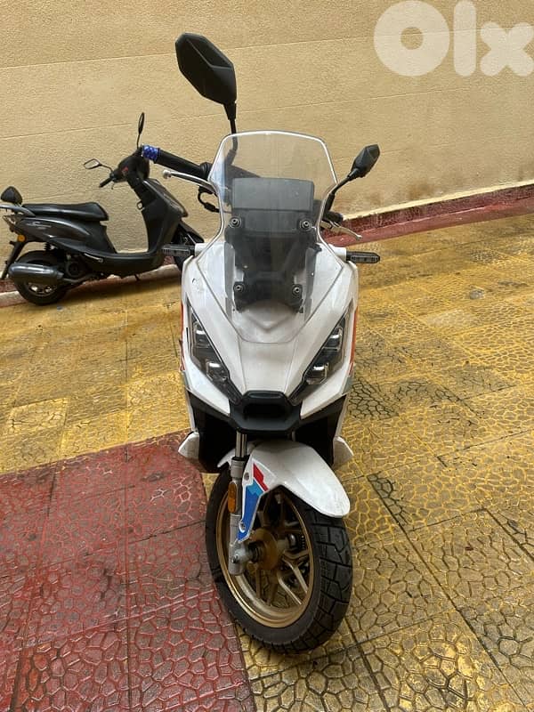 ADV 180 cc like new for sale 1