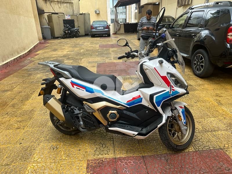 ADV 180 cc like new for sale 4