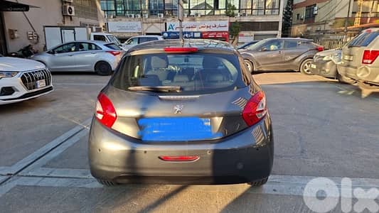 Peugeot 208 2013