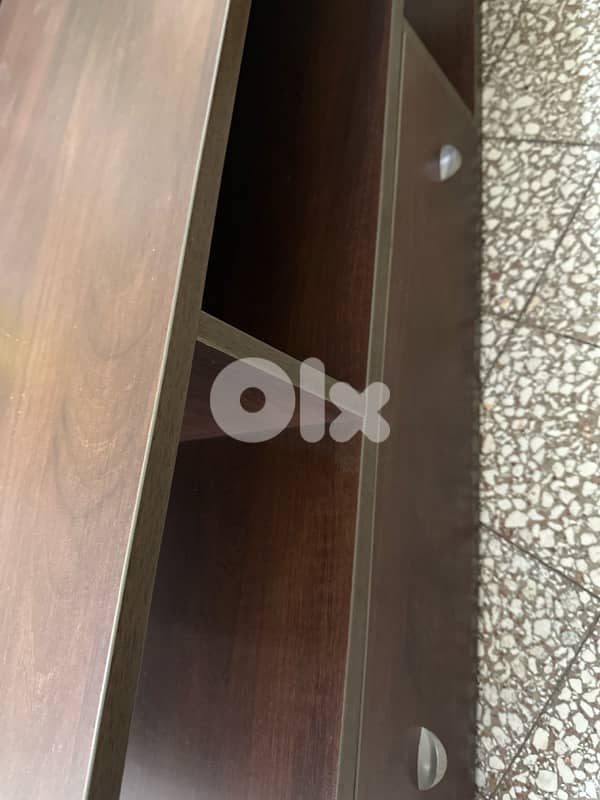 salon middle table 3