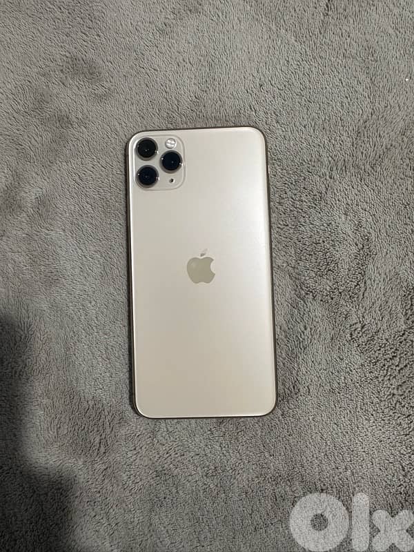 iPhone 11 pro max gold 2
