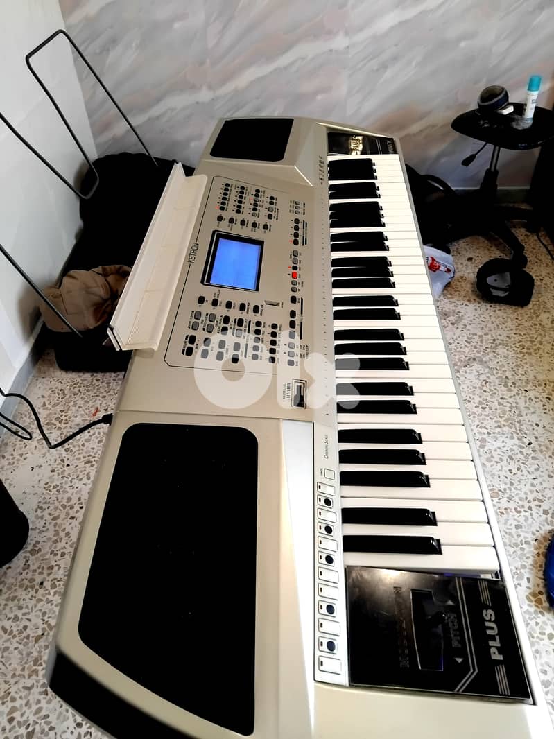 Ketron vega infinity plus like new 1