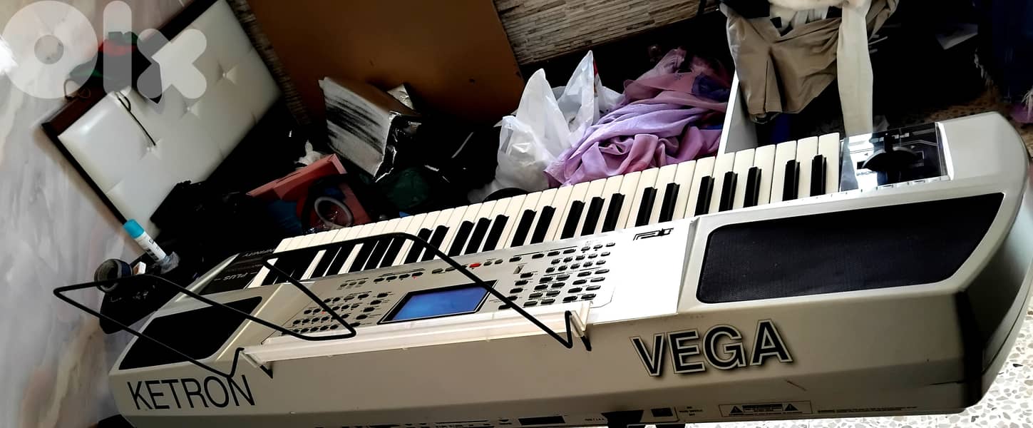 Ketron vega infinity plus like new 2