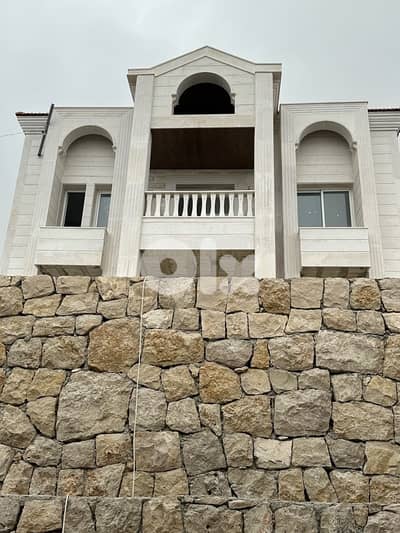 villas for sale mechmech jbeil near aanaya ڤيلا للبيع