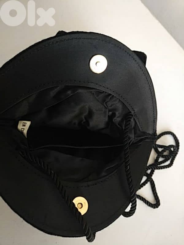 Small velvet handbag - Not Negotiable 2
