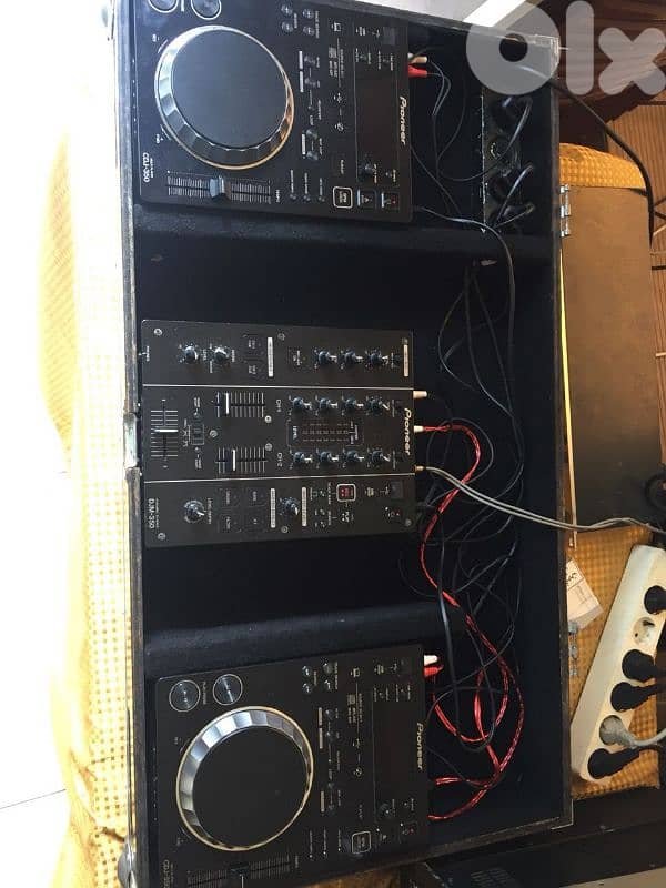 Pioneer 2 CDJ 350 / DJM 350 2