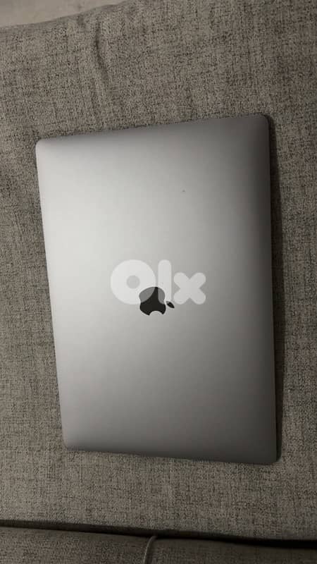 Apple MacBook Pro 1