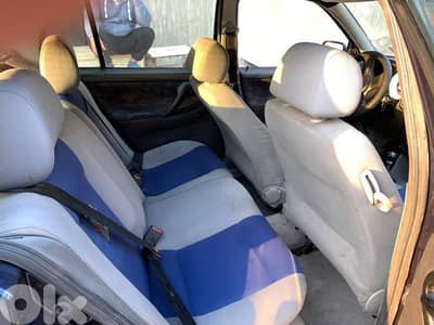 فولكسفاغن أخرى 2001