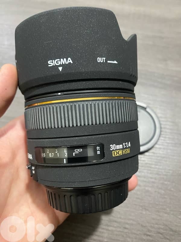 lens canon EF-s 30mm f/1.4 super clean 1