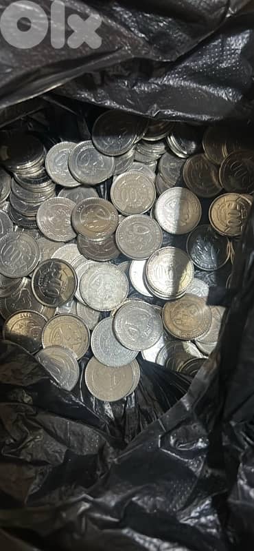 Lebanese coins 500L. L. 113 pcs  Lebanese coins 250 L. L 1,088 pcs