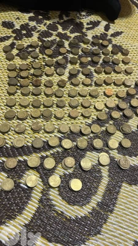 Lebanese coins 500L. L. 113 pcs  Lebanese coins 250 L. L 1,088 pcs 3