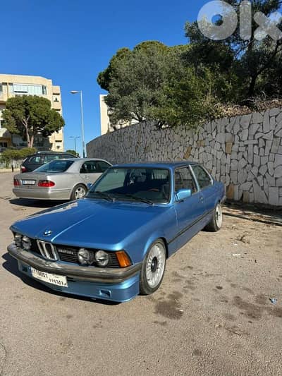 E21 323 showroom condition
