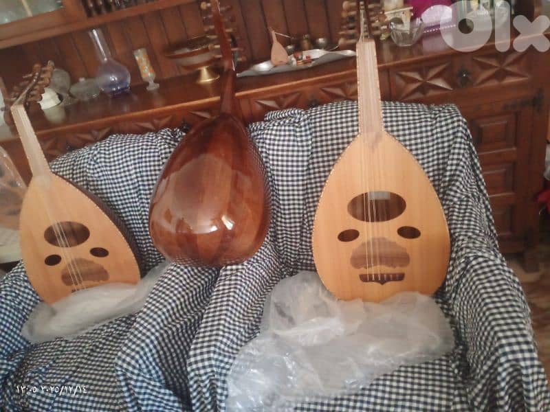 عود  مميز بسعر مميز *عود زرياب   *الصوت الذي يلامس الروح للاستفسار 4