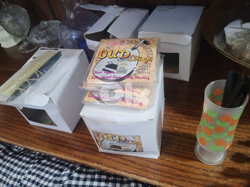 عود  مميز بسعر مميز *عود زرياب   *الصوت الذي يلامس الروح للاستفسار 7