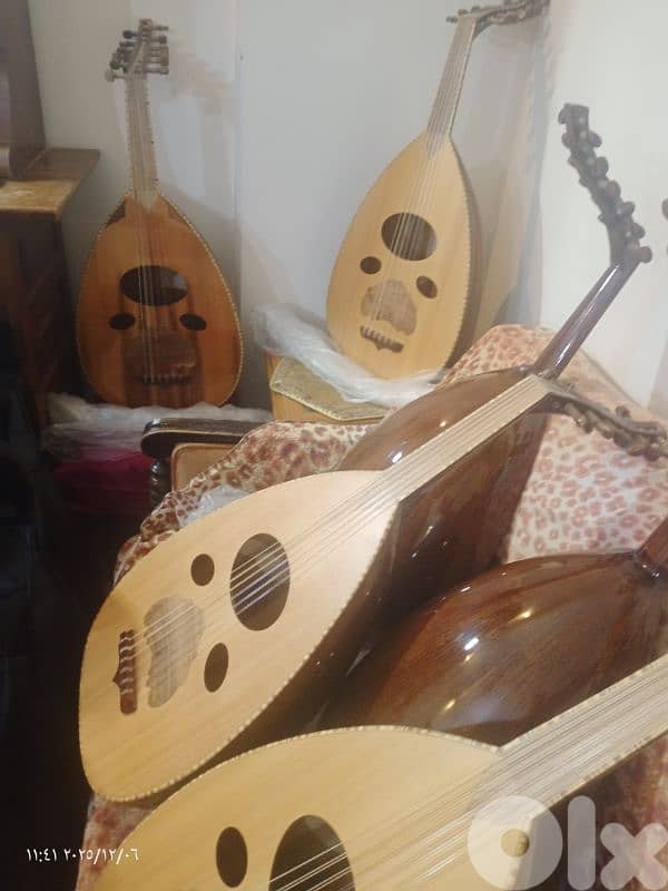 عود  مميز بسعر مميز *عود زرياب   *الصوت الذي يلامس الروح للاستفسار 12