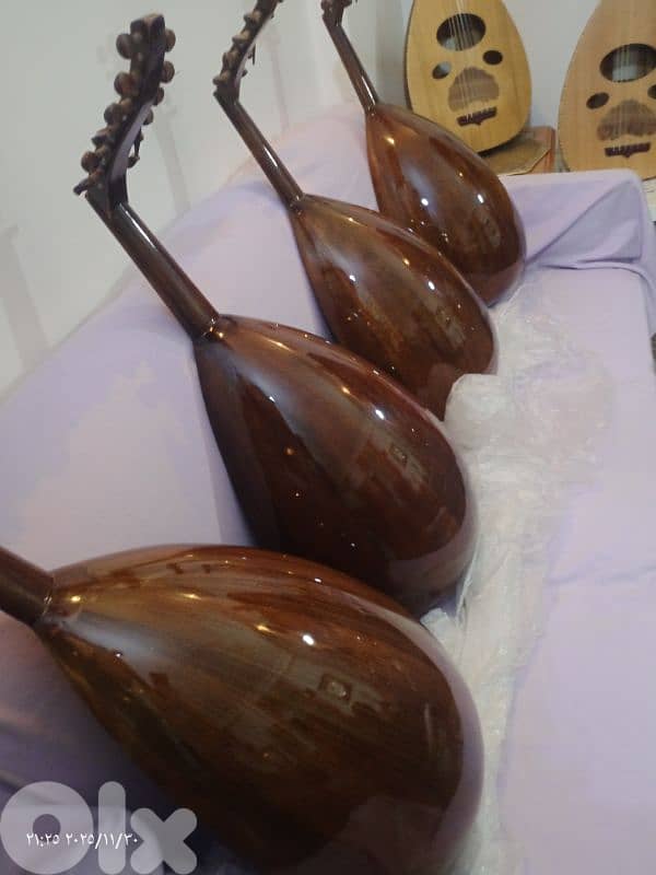 عود  مميز بسعر مميز *عود زرياب   *الصوت الذي يلامس الروح للاستفسار 18