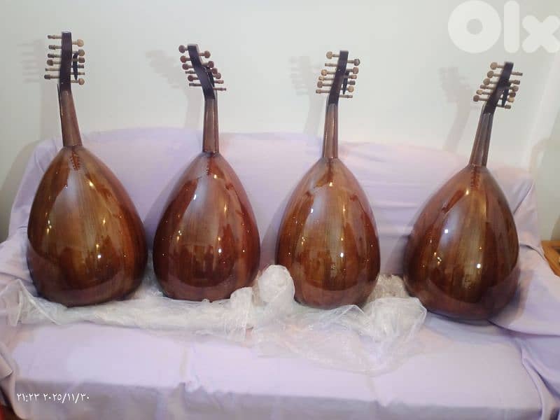 عود  مميز بسعر مميز *عود زرياب   *الصوت الذي يلامس الروح للاستفسار 19