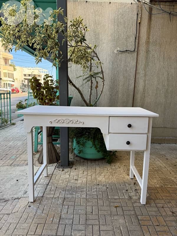 desk , entry table 2