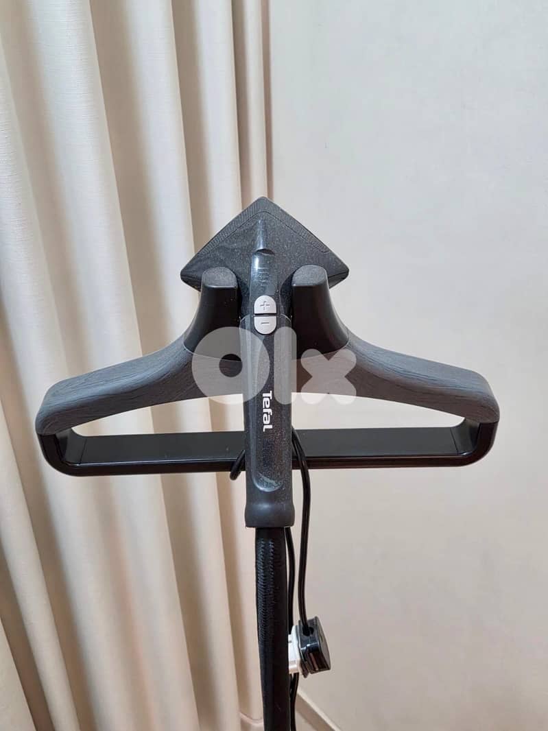 Tefal steam ironing machine slightly home used to sell half the price 2