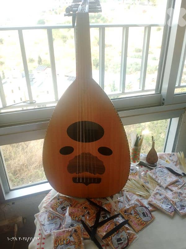 عود  جميل الصوت والشكل والصناعة بأفضل الأسعار المخفضة 1